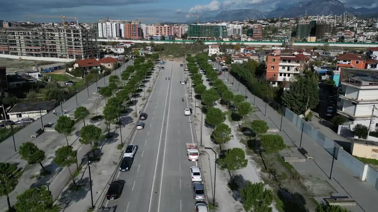 “Porta” e mbyllur e veriut / Kullat mbajnë peng zgjatimin e Bulevardit të ri (VIDEO)