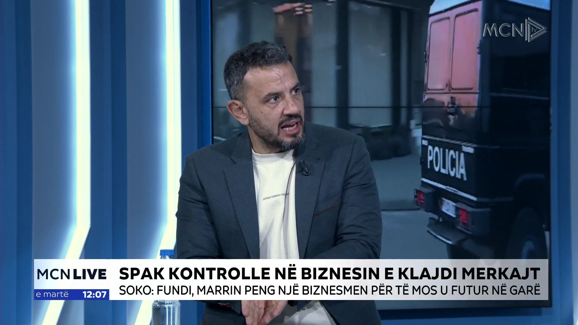 Agasi dhe Beqiraj morën peng biznesmenin Meçe për t’u tërhequr nga tenderat e AKSH-it/ Soko: Mafia ka veshur “pelerinën” e shtetit (VIDEO)