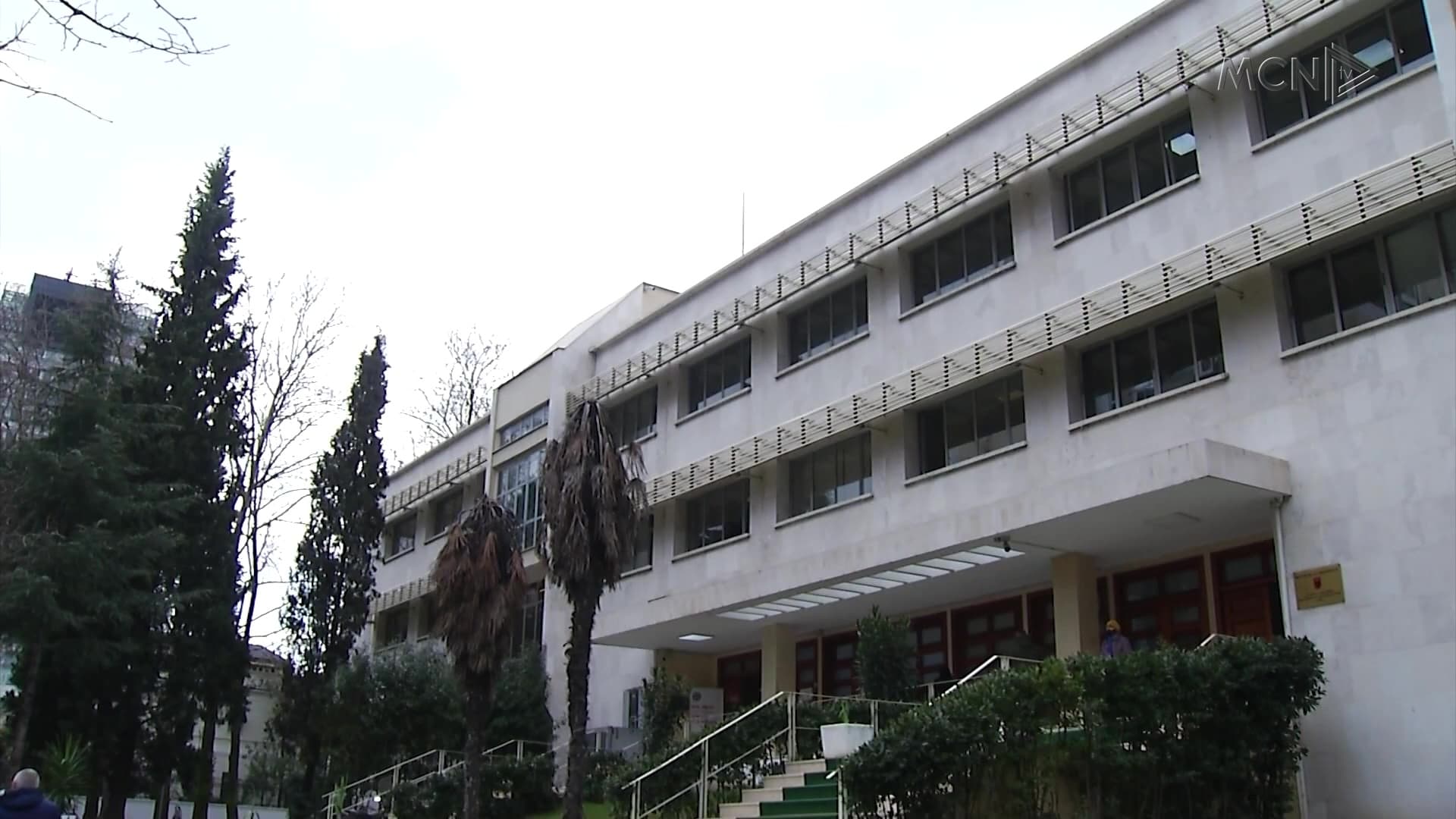 Në kërkim Agasi dhe Beqiraj / Hetim pasuror për 8 të akuzuarit e AKSHI-t (VIDEO)