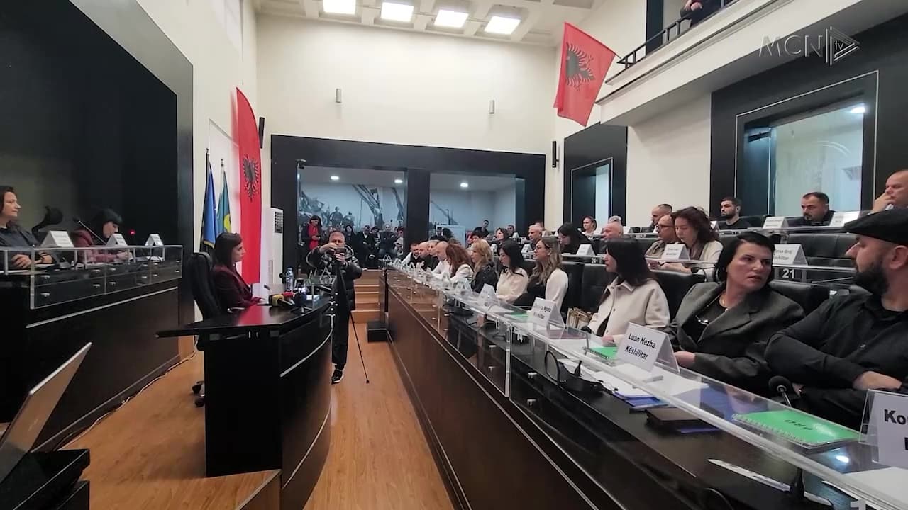 Buxheti miratohet mes debateve / 6.86 mld lekë për Durrësin në 2026, opozita kundër: Nuk u shërben qytetarëve (VIDEO)