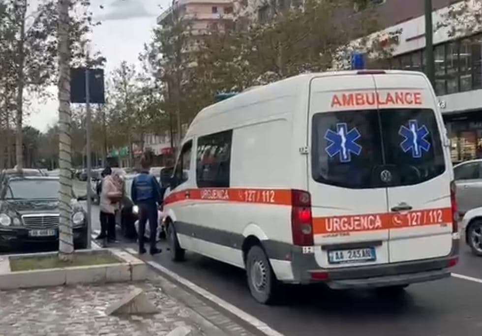 U rrëzua nga era e fortë, humb jetën 50-vjeçarja në Vlorë (VIDEO)