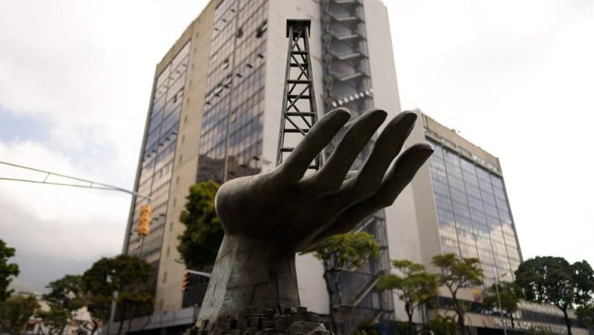 Venezuelë, kompania shtetërore konfirmon negociatat për t’i shitur naftë të papërpunuar SHBA-së