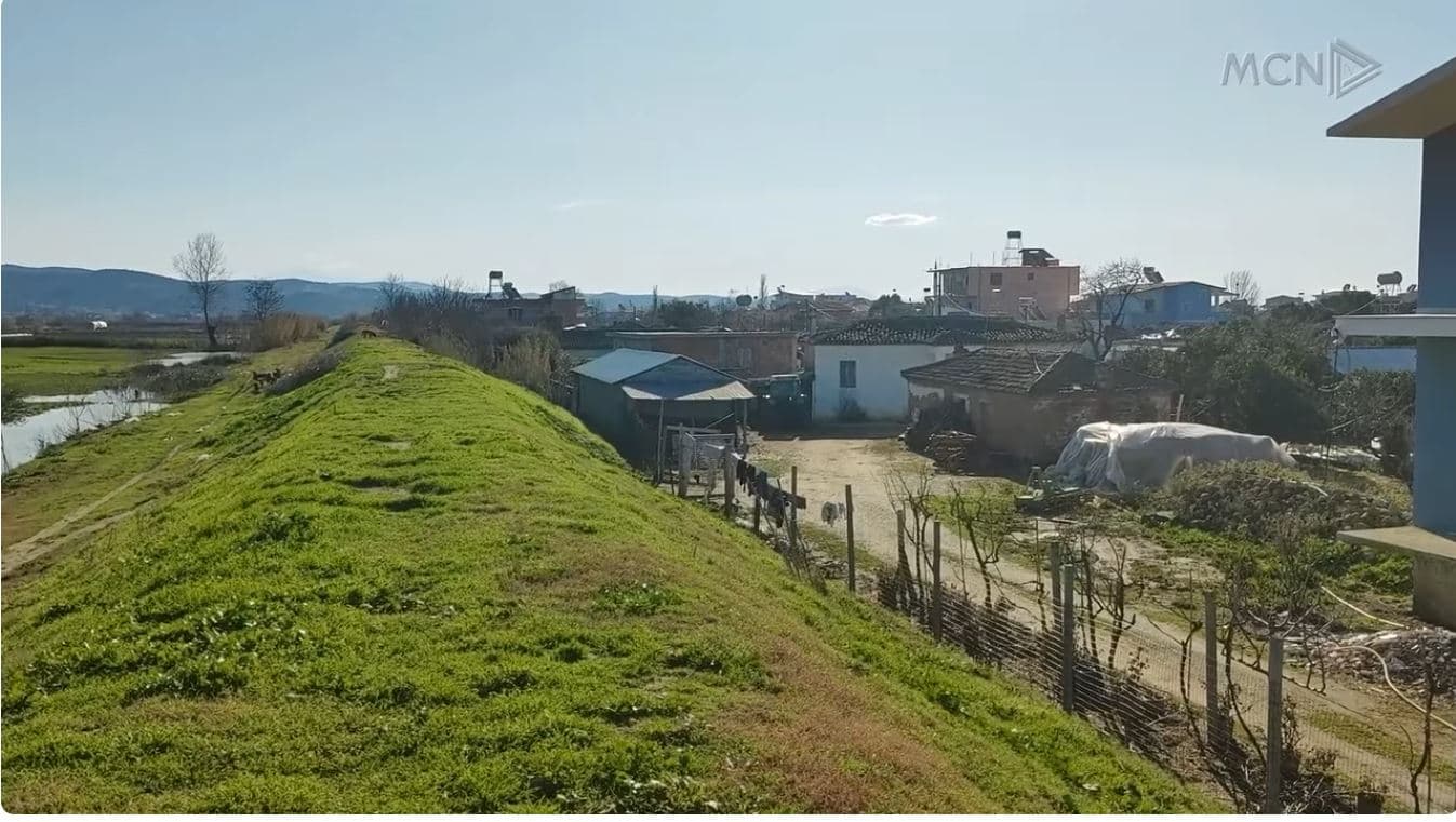 Divjakë, Shkumbini u afrohet banesave. Banorët kërkojnë marrjen e masave urgjente