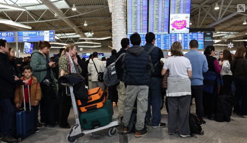 Mbyllet hapësira ajrore greke/ Problemet me radio-frekuencat pezullojnë fluturimet 