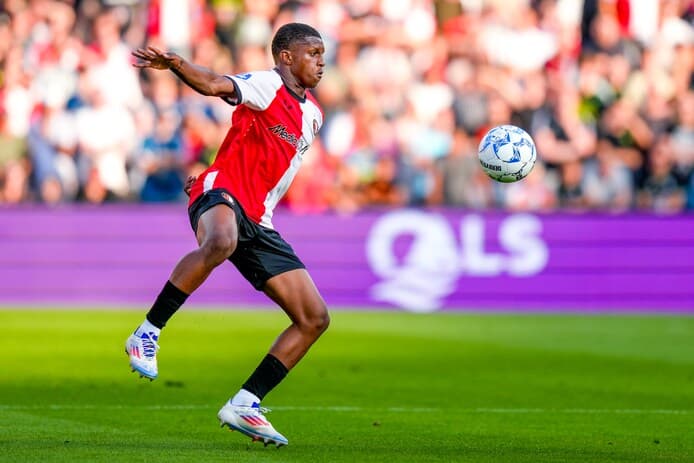 Bayern Muncheni, gjen mbrojtës tek Feyenoord