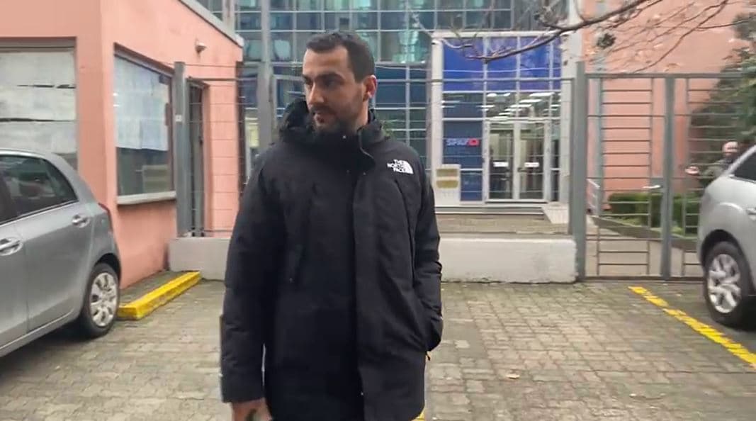 Lapaj shkon nga protesta në GJKKO, shtyhet gjyqi me Shehajn (VIDEO)