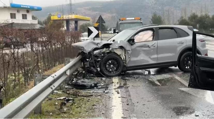 Aksident i rëndë/ Humb jetën çifti i bashkëshortëve, të plagosur një grua dhe dy fëmijë 