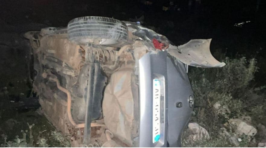     Makina humb kontrollin dhe del nga rruga, plagosen dy të rinj në Sarandë