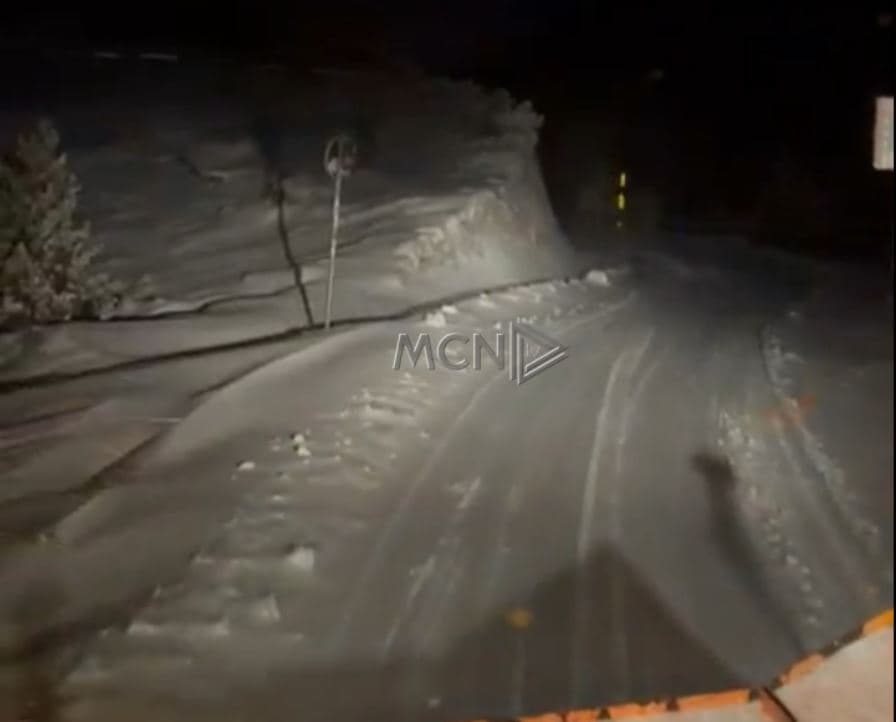 Koplik, dëbora dhe ngrica bllokojnë 200 mjete dhe disa familje në rrugë (VIDEO)