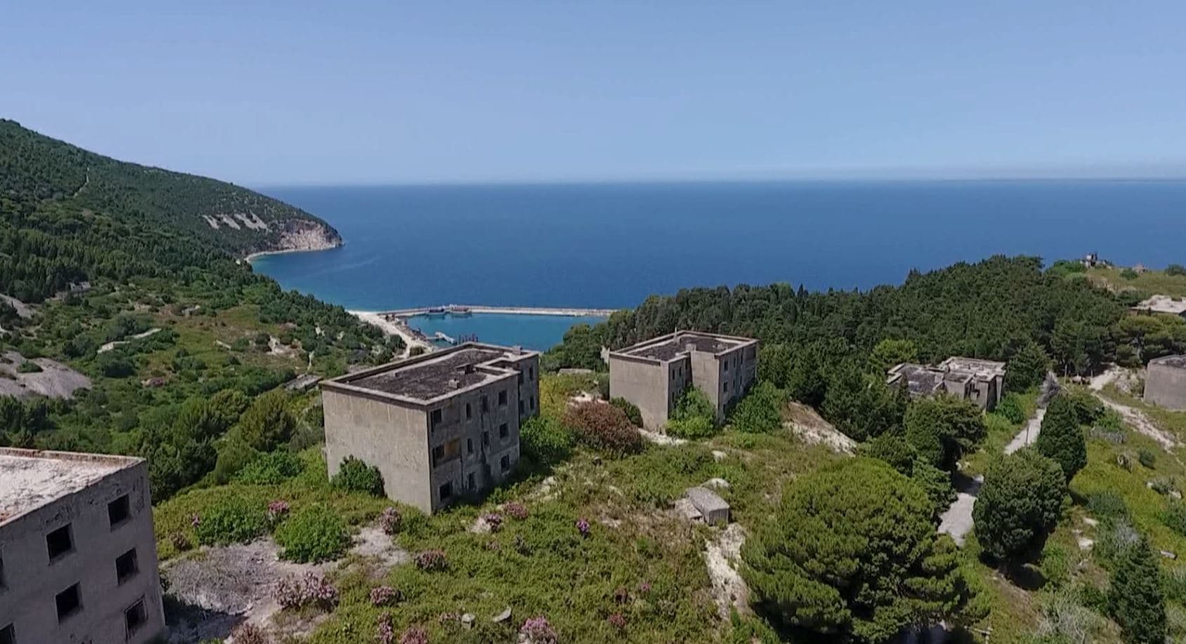 41 organizata mjedisore kërkojnë pezullimin e projektit të resortit në ishullin e Sazanit 