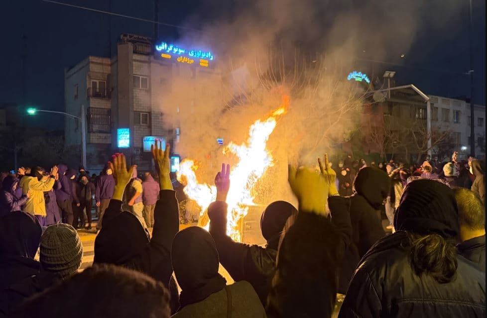 Më shumë se 3 mijë të vdekur në Iran/ Shkatërrohen qindra dyqane, banesa dhe ndërtesa qeveritare