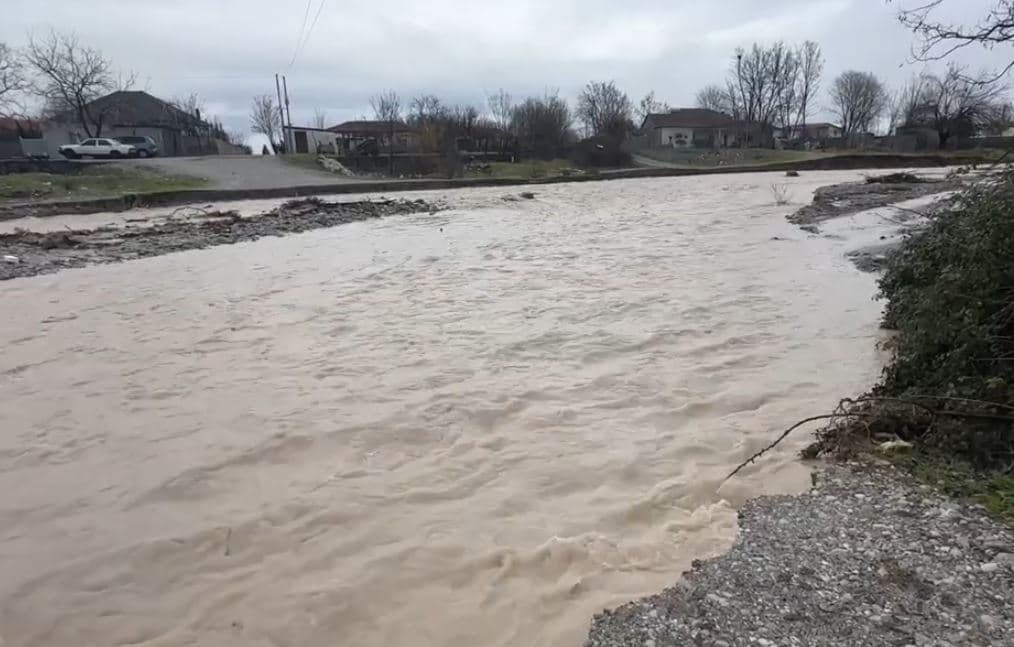 Përroi i Thatë izolon fshatin Kamicë-Flakë/ Bashkia e Malësisë së Madhe: Duhet ndërtuar urë, por s’kemi fonde (VIDEO)