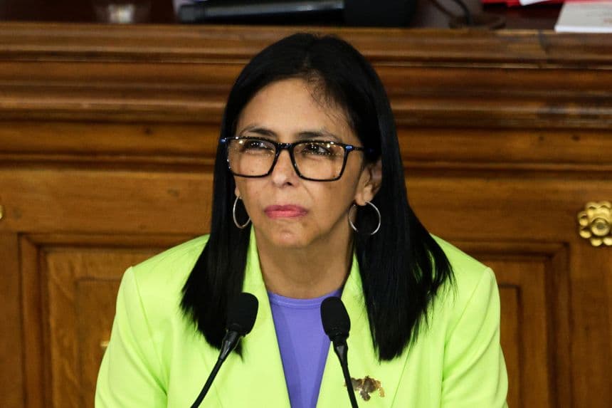 Venezuelë/ Presidentja e përkohshnme njofton zëvendësimin e të gjithë komandës së lartë ushtarake