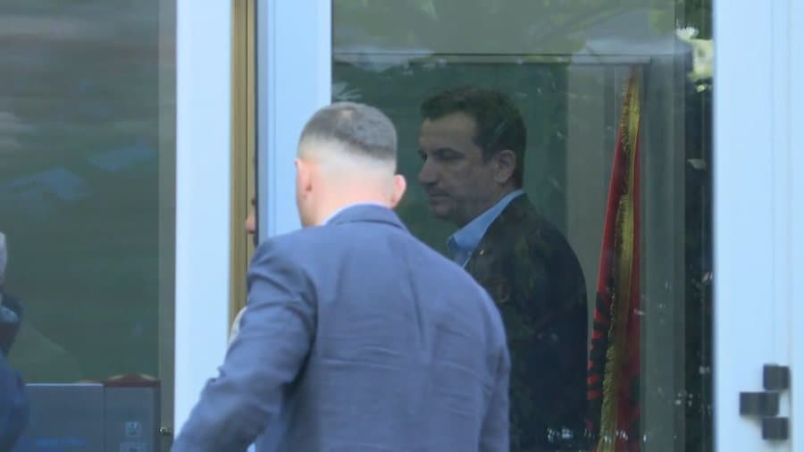 Veliaj kallëzim për falsifikim dokumentesh gjyqësore: Kanë firmosur në emrin tim