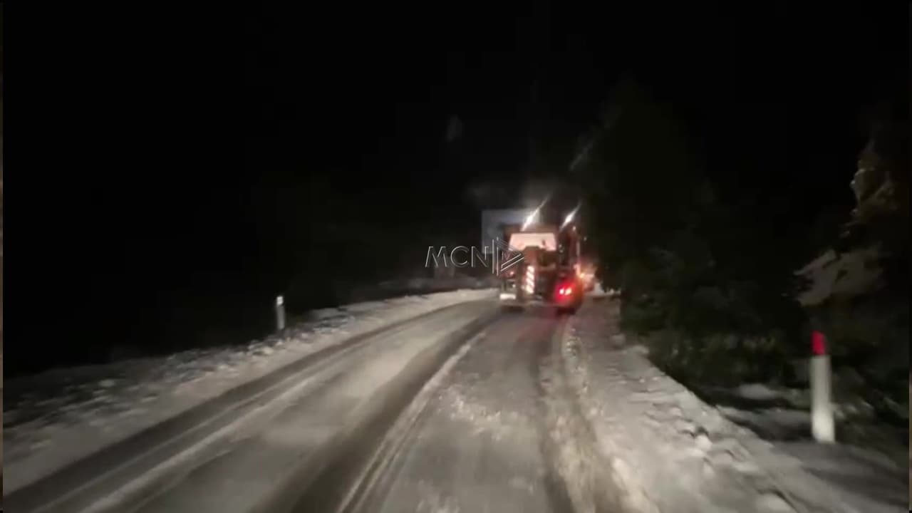   Borë në Llogara gjatë natës, pastrohet rruga, qarkullimi i automjeteve vijon normalisht (VIDEO)