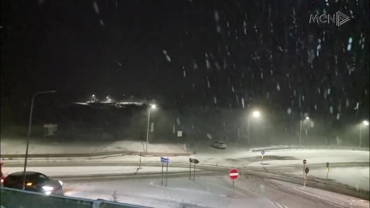 Dëbora sjell probleme në disa qarqe / Vështirësi në qarkullim dhe ndërprerje të energjisë elektrike (VIDEO)