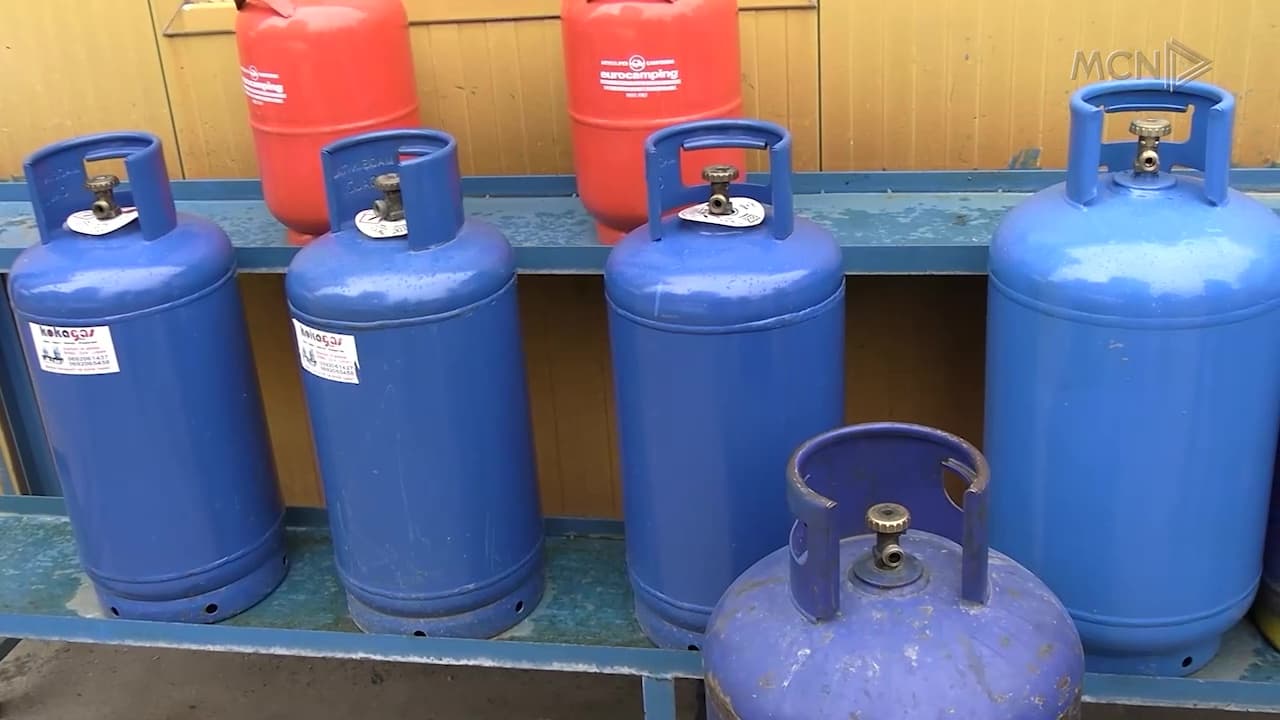 “Bombolat e gazit të sigurta” / Eksperti: Qytetarët veprojnë vetë, nuk kërkojnë ndihmë (VIDEO)