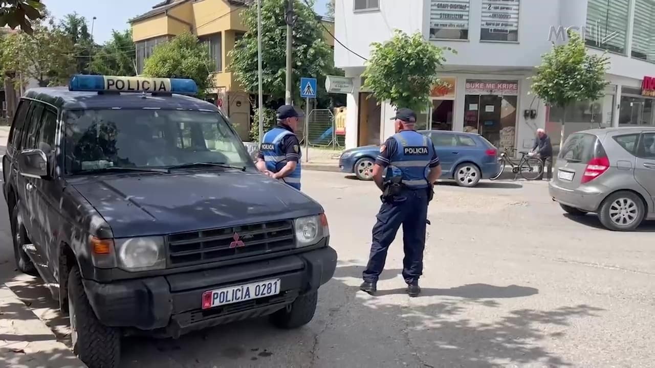 Shijak, plagoset me armë zjarri 45-vjeçari / Shkaku i konfliktit një vajzë, dy kushërinj në kërkim (VIDEO)