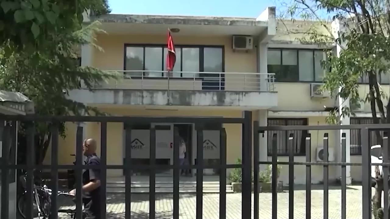 “Shërbimi ofrohet online, qytetarët nuk preken” / Zhvendosja e Vlorës në Tiranë, Kadastra: Proces i nisur prej 5 vitesh (VIDEO)