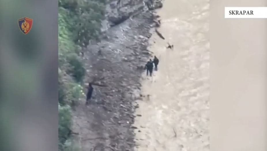 Shpëtohet i riu që u bllokua në kanionet e Osumit, në tentativë për të gjetur trupin e 42-vjeçarit
