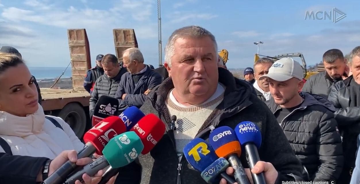 “Po na grabitin pronat për resort”, banorët në Velipojë ndalojnë punimet për ndërtimin e “Blue Borgo” (VIDEO)