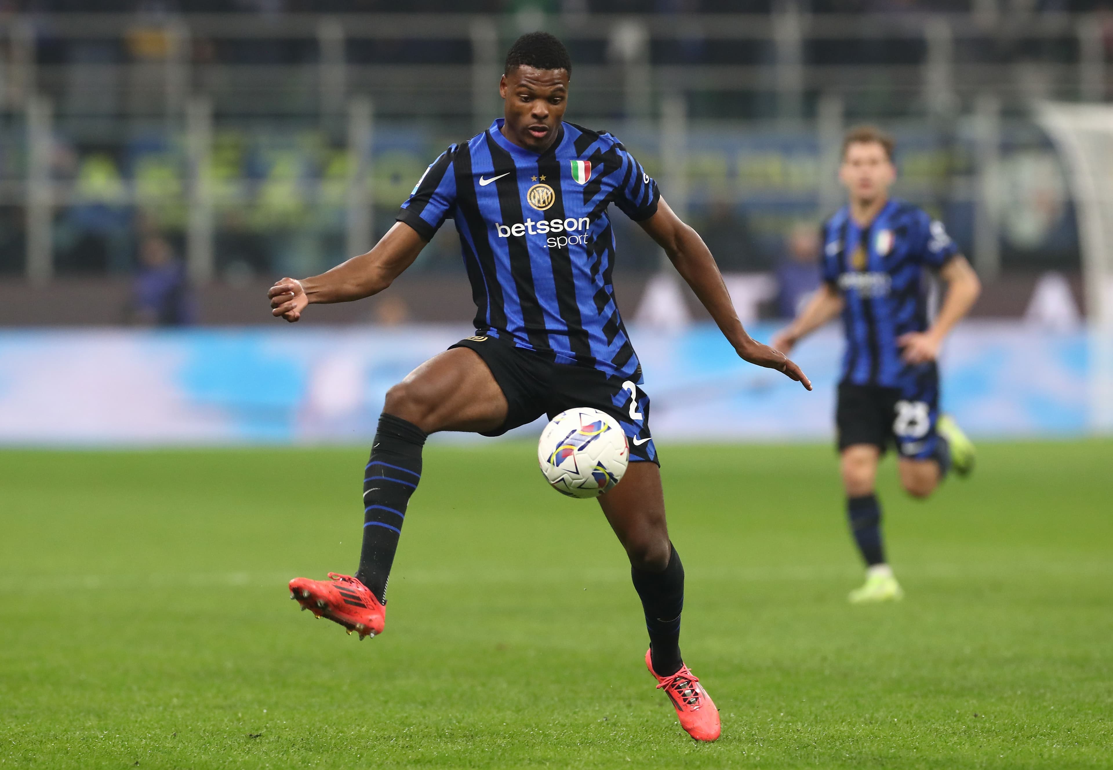 Atletico Madridi, ofensivë për Denzel Dumfries 