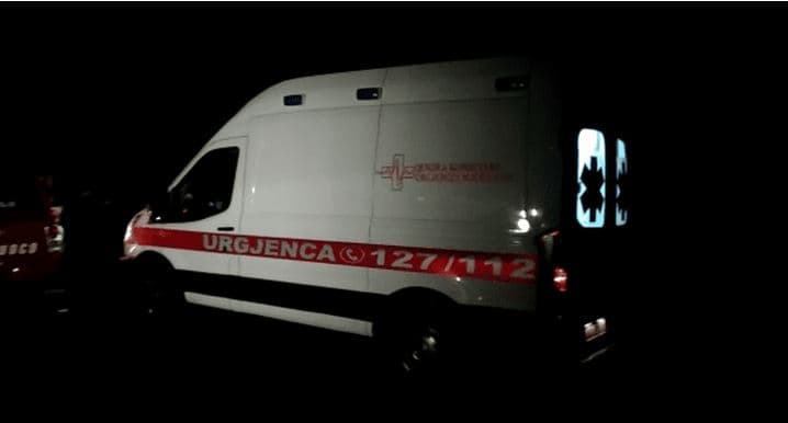 E kafshon qeni, humb jetën një grua në Belsh