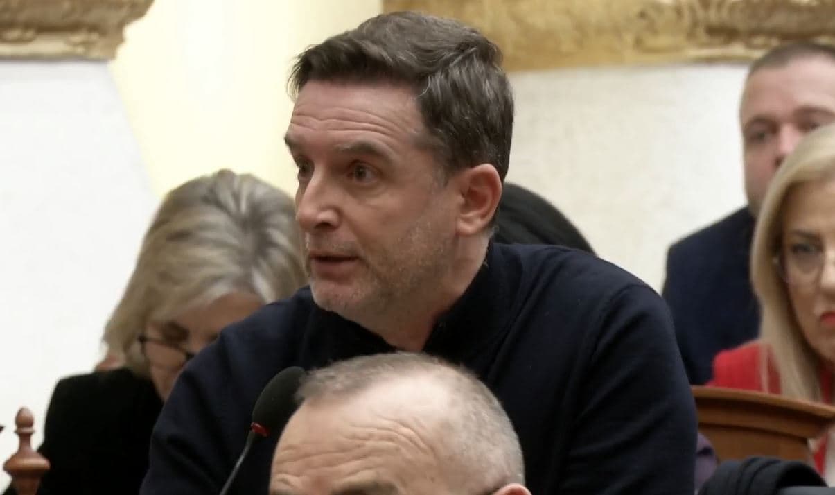 “S’ më janë dhënë informacione”, Braçe: Do dorëzoj kallëzim penal. Tatimet, AKU dhe ISUV kanë tejkaluar afatet