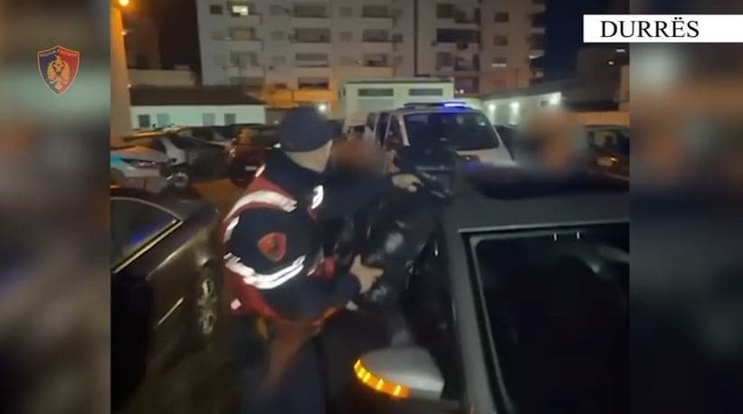 Mbanin armë zjarri dhe municion luftarak, në pranga pesë persona në Durrës
