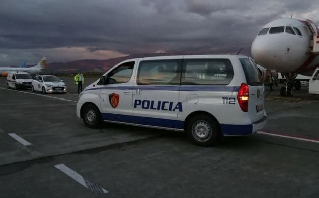 I dënuar për vrasje dhe organizatë kriminale, ekstradohet nga Belgjika i riu nga Elbasani