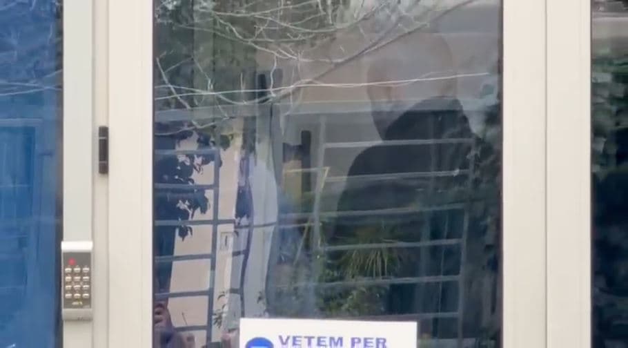 Ish-kreu i KESH, Erald Elezi paraqitet në SPAK (VIDEO)