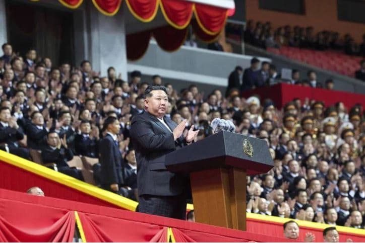 Kim Jong-un rizgjidhet në krye të Partisë së Punëtorëve