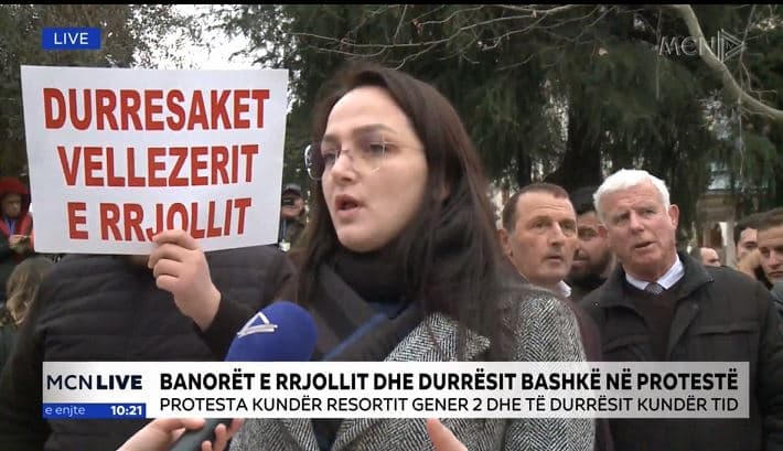 Banorët e Rrjollit protestë para Kuvendit kundër ndërtimit të resortit, Koka: Projekti prek rreth 80 familje