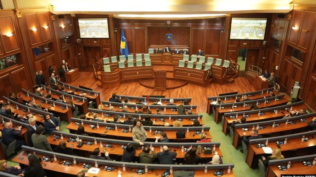       Certifikohen zgjedhjet në Kosovë/ Osmani thërret për nesër seancën për konstituimin e Kuvendit