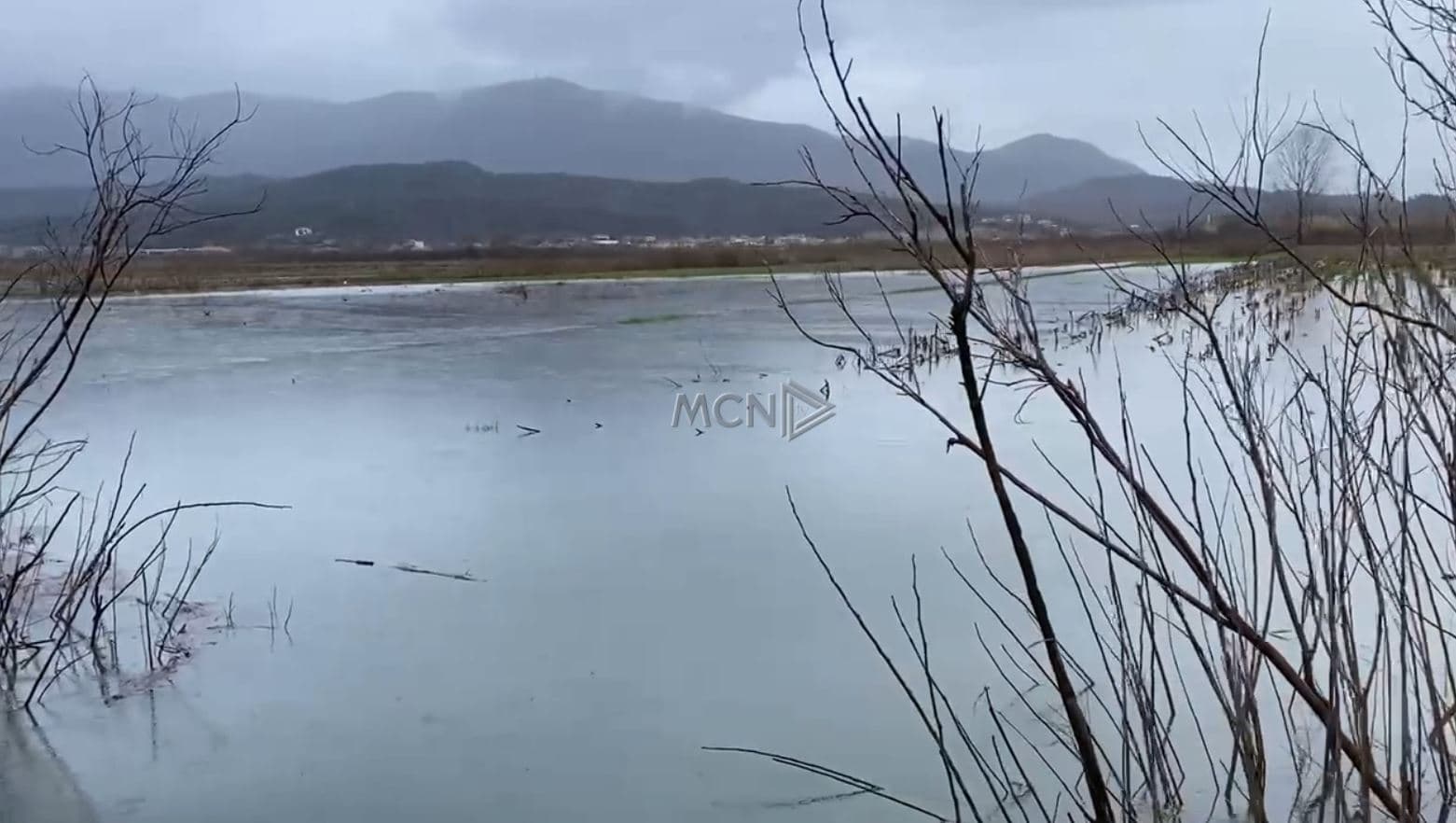 Shkarkimet e HEC-eve, vërshon uji në Obot (VIDEO)