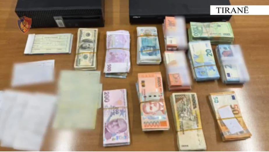 Këmbim valutor pa licencë dhe fshehje të ardhurash, arrestohet një grua në Tiranë 