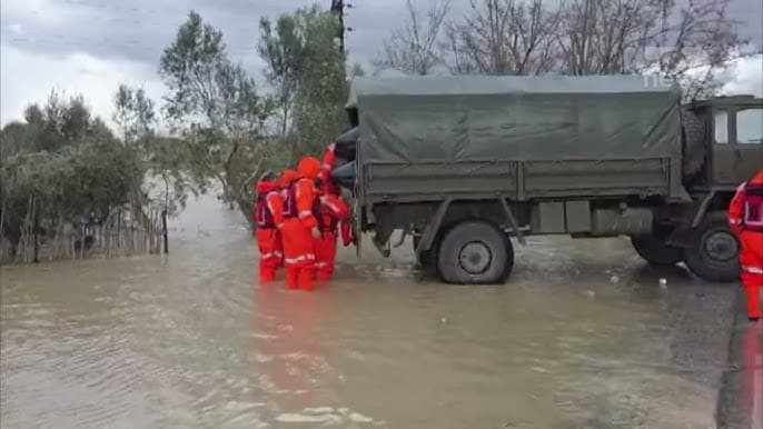 Përmbytjet në Durrës, Prokuroria sekuestron dokumente në bashki për çarjen e argjinaturës së lumit Erzen (VIDEO)