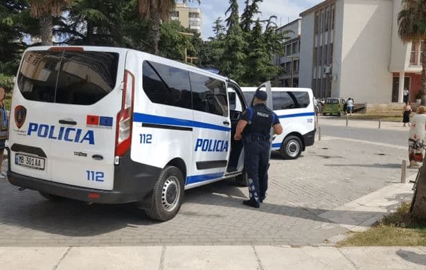 Krujë/ Mashtron 24-vjeçaren dhe merr kredi në emër të saj, arrestohet 41-vjeçari