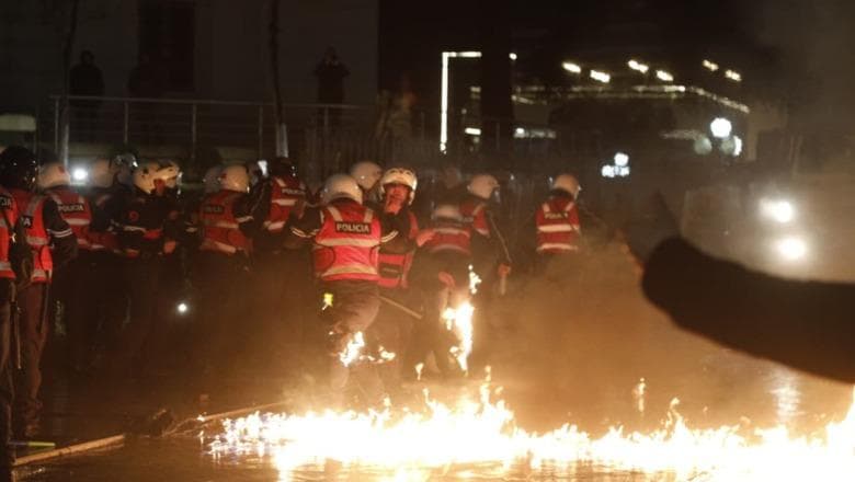 Protesta e opozitës/ MSH: Në spital u paraqitën 21 persona të lënduar, mes tyre një deputet