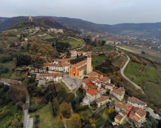 Qyteti italian kërkon “vlerësues të aromave” për të nuhatur aromat e këqija