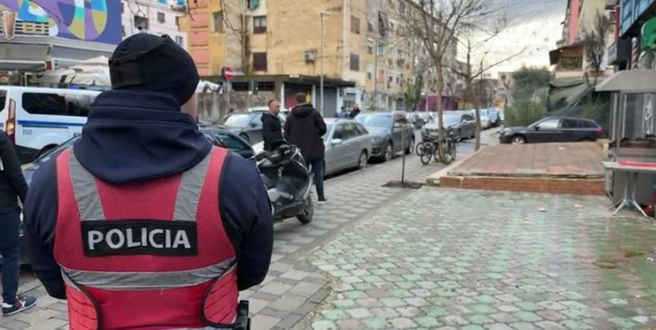 Të shtëna me armë në zonën e ish-Parkut në Tiranë, një i plagosur