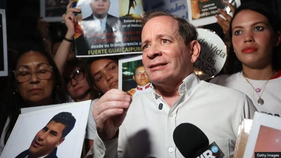 Udhëheqësi i opozitës venezueliane rrëmbehet disa orë pas lirimit nga paraburgimi