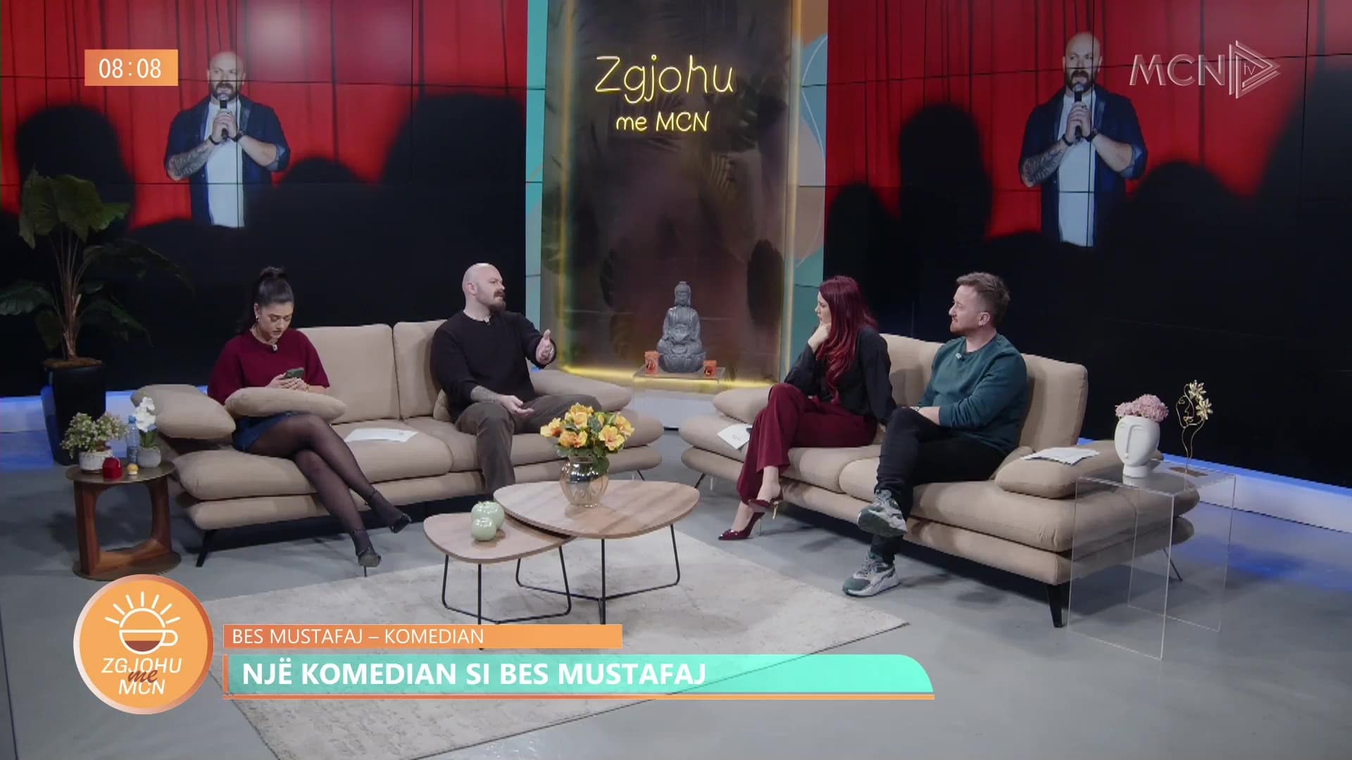Një komedian si Bes Mustafaj: “Stand-up comedy”, trendi më popullor i momentit në Tiranë