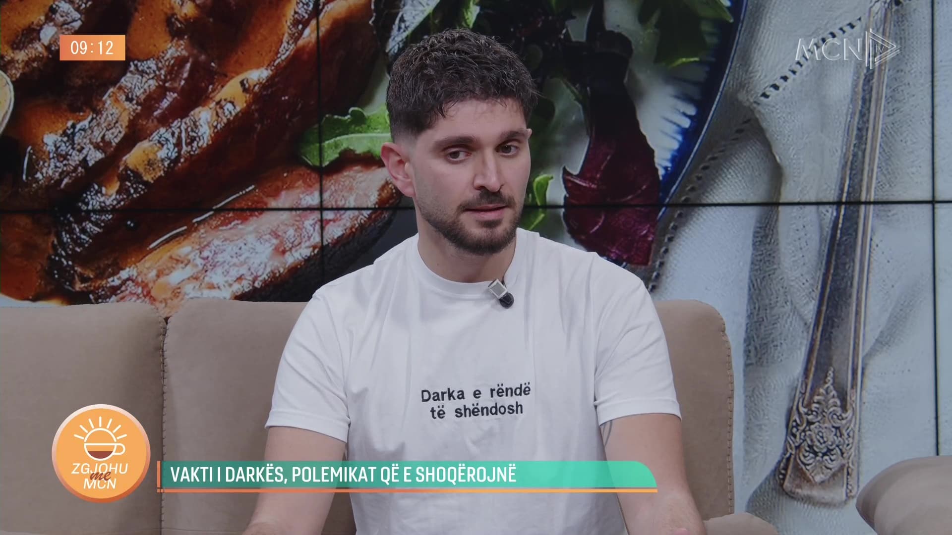 Polemikat rreth vaktit të darkës/ Nutricionisti Brozi: Thelbësor konsumimi i ushqimit tre orë para gjumit