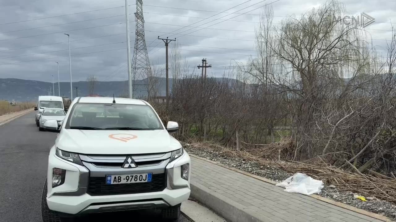 Humb jetën elektricisti i OSHEE-së / Lezhë, e zuri korenti në shtyllë gjatë riparimit të defektit (VIDEO)