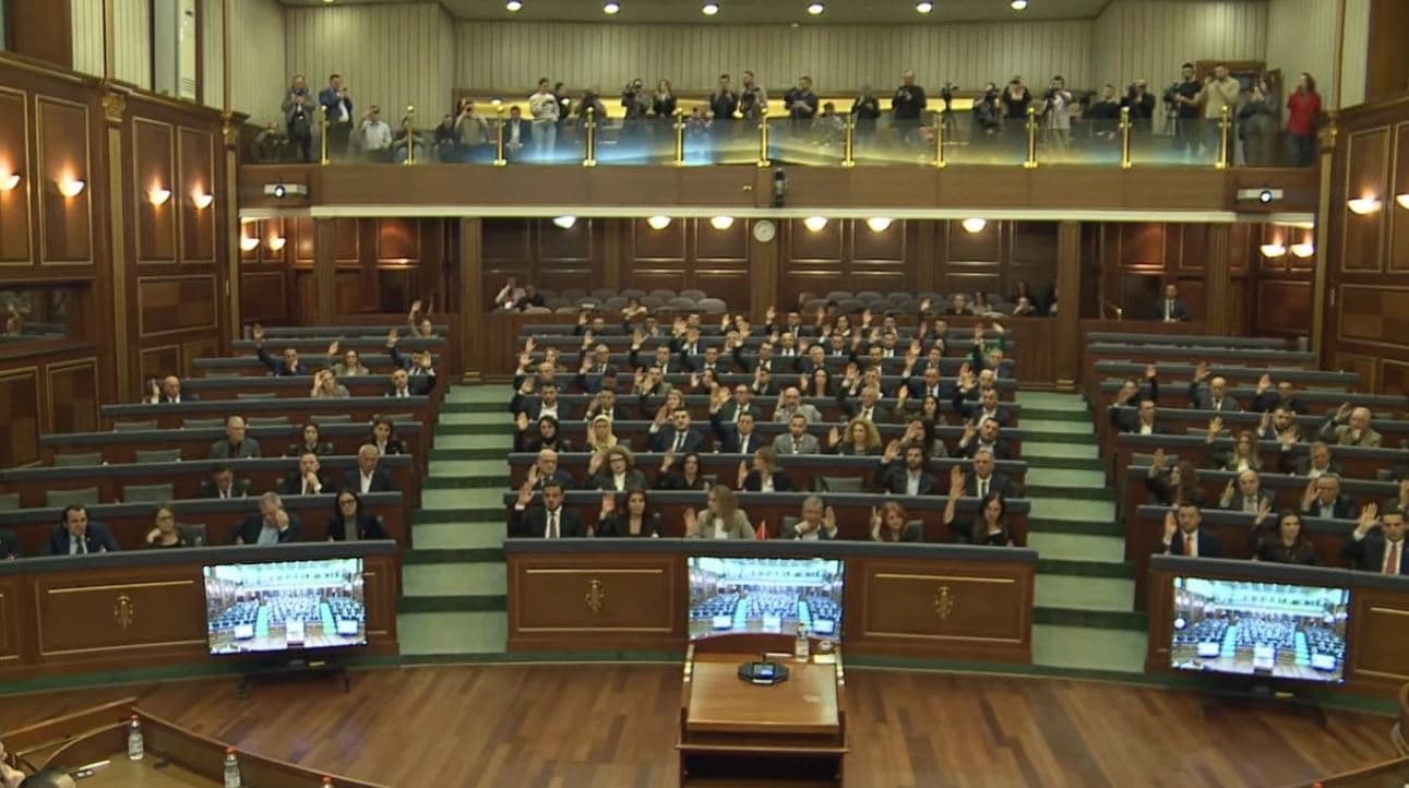   Pa LDK-në, Kuvendi i Kosovës miraton rezolutën për mbrojtjen e ish-krerëve të UÇK-së