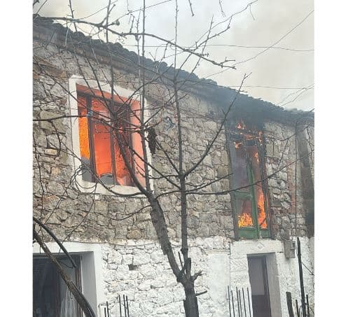 Digjet një banesë në Maliq 