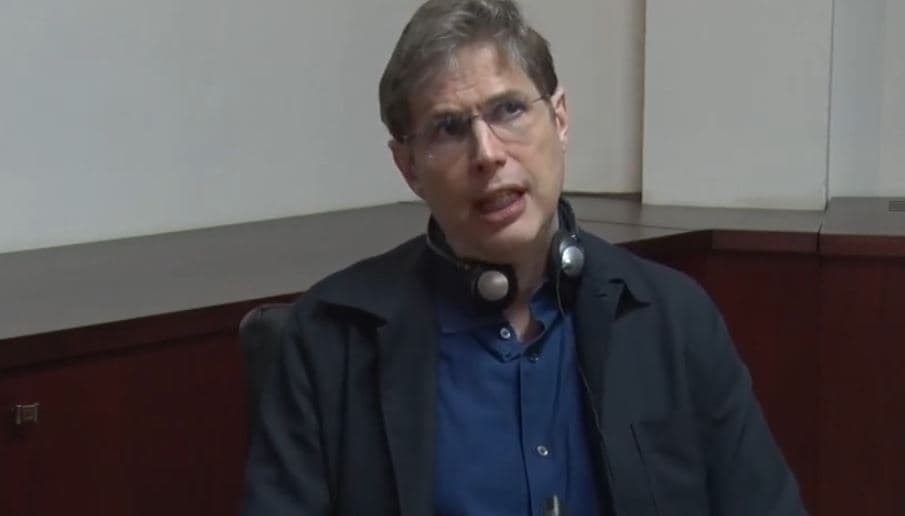Daniel Kehlman takim me lexuesit shqiptarë/ Autori gjerman promovon romanin “Lojë dritash” (VIDEO) 
