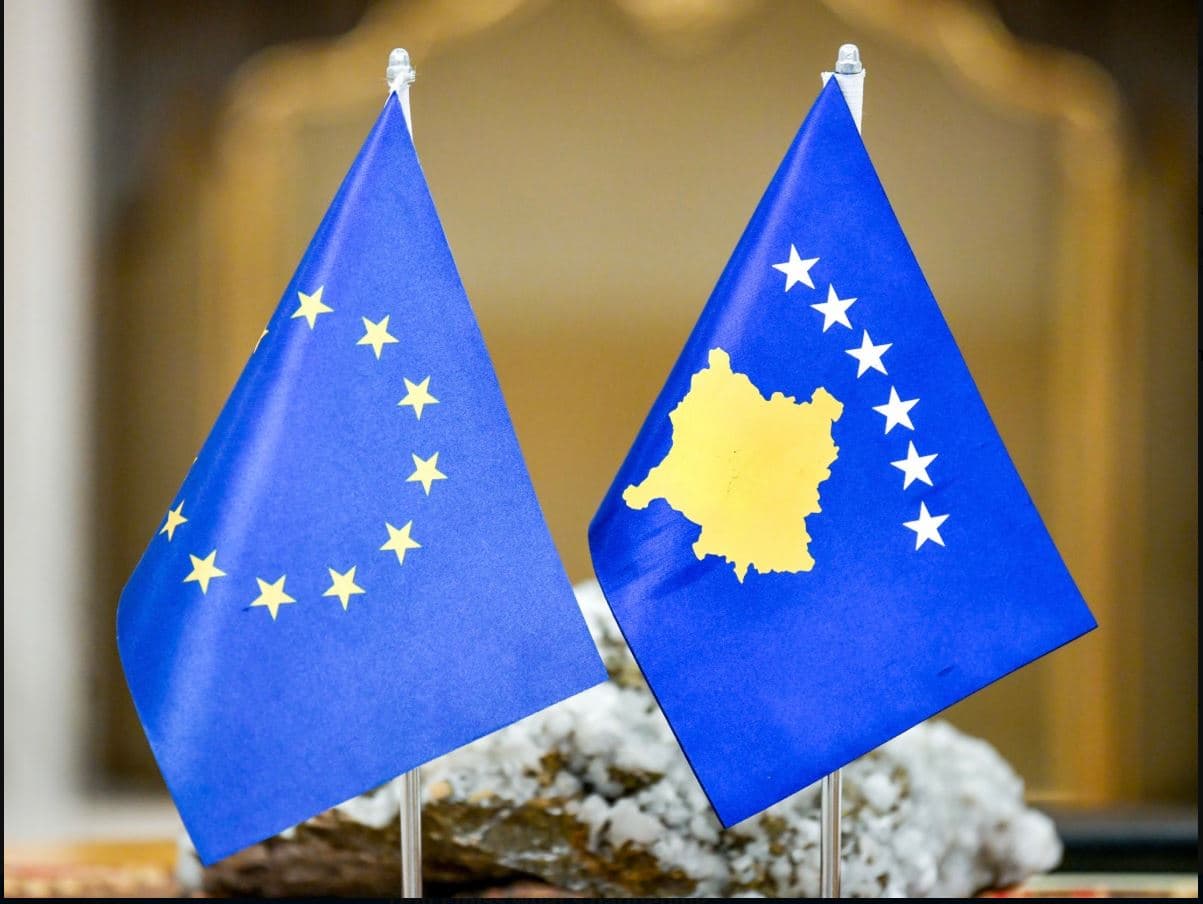 EU CoR heq yllin dhe fusnotën për Kosovën/ Ambasadori Bajrami: Hap përpara drejt BE-së