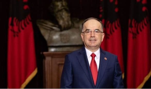“Gëzuar Sulltan Novruzin”, Presidenti Begaj uron besimtarët bektashi